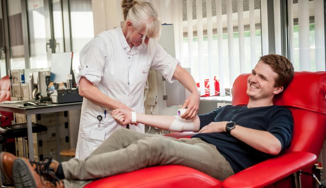 Kom Bloed Geven !! © rode kruis